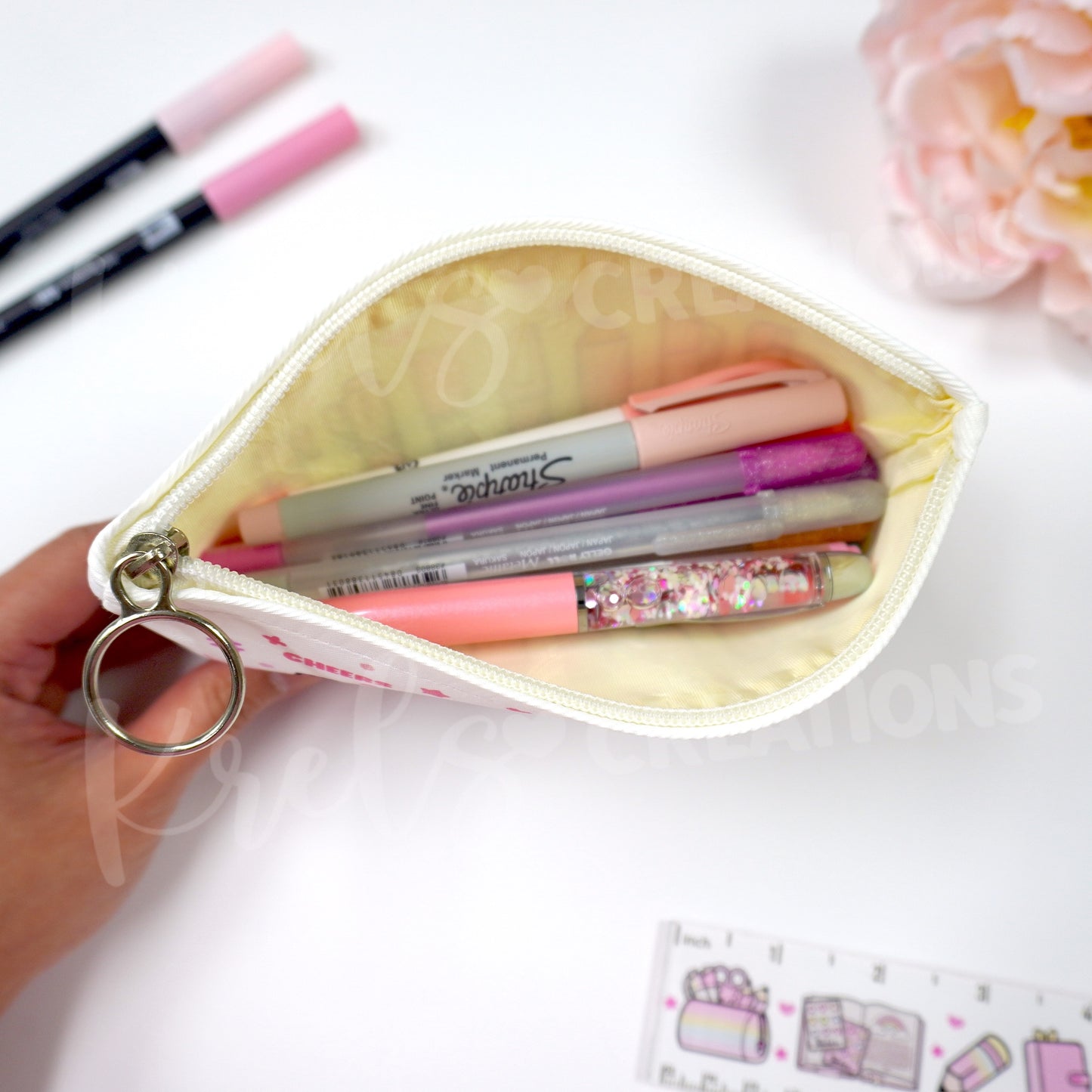 Pouch | Pink pens